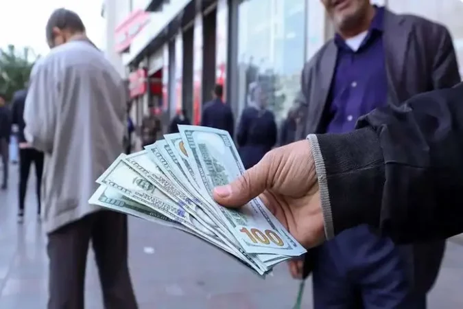 خبر فوری درباره قیمت دلار آزاد در ۲۶ دی + جدول خبر فوری درباره قیمت دلار آزاد در ۲۶ دی + جدول