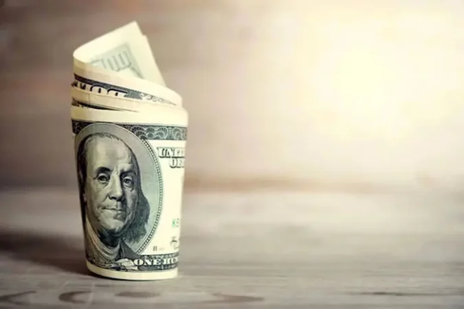 خبر فوری درباره کاهش قیمت دلار آزاد (۱۶ بهمن)
