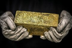 طلای جهانی در آستانه فتح قله ۳ هزار دلاری / یازدهمین رکوردشکنی فلز زرد رقم خورد