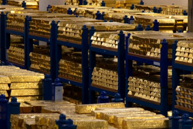 شتاب قیمت طلا در بازارهای جهانی؛ فلز زرد رکورد زد/ علت چه بود؟ شتاب قیمت طلا در بازارهای جهانی؛ فلز زرد رکورد زد/ علت چه بود؟