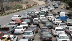 ترافیک سنگین در محورهای چالوس و هراز/مسافران از جاده فیروزکوه تردد کنند