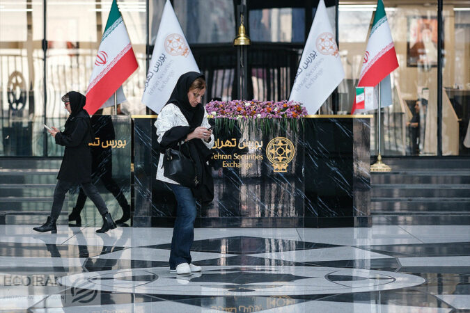 دلار رنج شد، طلا منفی / نشانههای بازگشت اعتماد در بورس چیست؟ دلار رنج شد، طلا منفی / نشانههای بازگشت اعتماد در بورس چیست؟