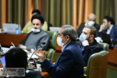 اگر نظارت شهرداری بر حریم پایتخت به‌قوت خود باقی است، استانداری ابلاغیه‌اش را اصلاح کند