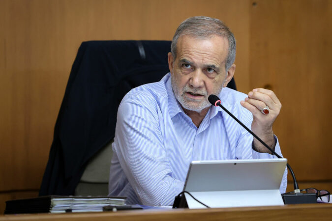 درخواست کمک پزشکیان از شهرداران کلانشهرها درخواست کمک پزشکیان از شهرداران کلانشهرها