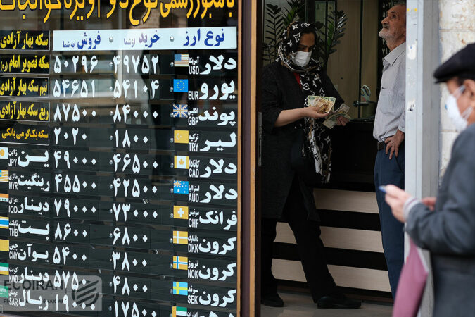 دنده عقب بورس با فرمان گروه خودرو/ احتیاط بازار ارز با خبر سفر عمان دنده عقب بورس با فرمان گروه خودرو/ احتیاط بازار ارز با خبر سفر عمان