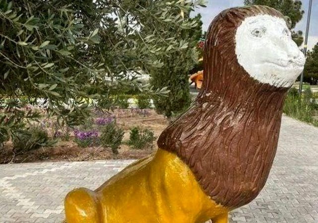 راز مجسمههای عجیب و غریب در برخی شهرها راز مجسمههای عجیب و غریب در برخی شهرها