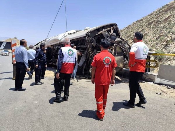 مصدومیت ۱۳ نفر بر اثر واژگونی ون زائران اربعین مصدومیت ۱۳ نفر بر اثر واژگونی ون زائران اربعین