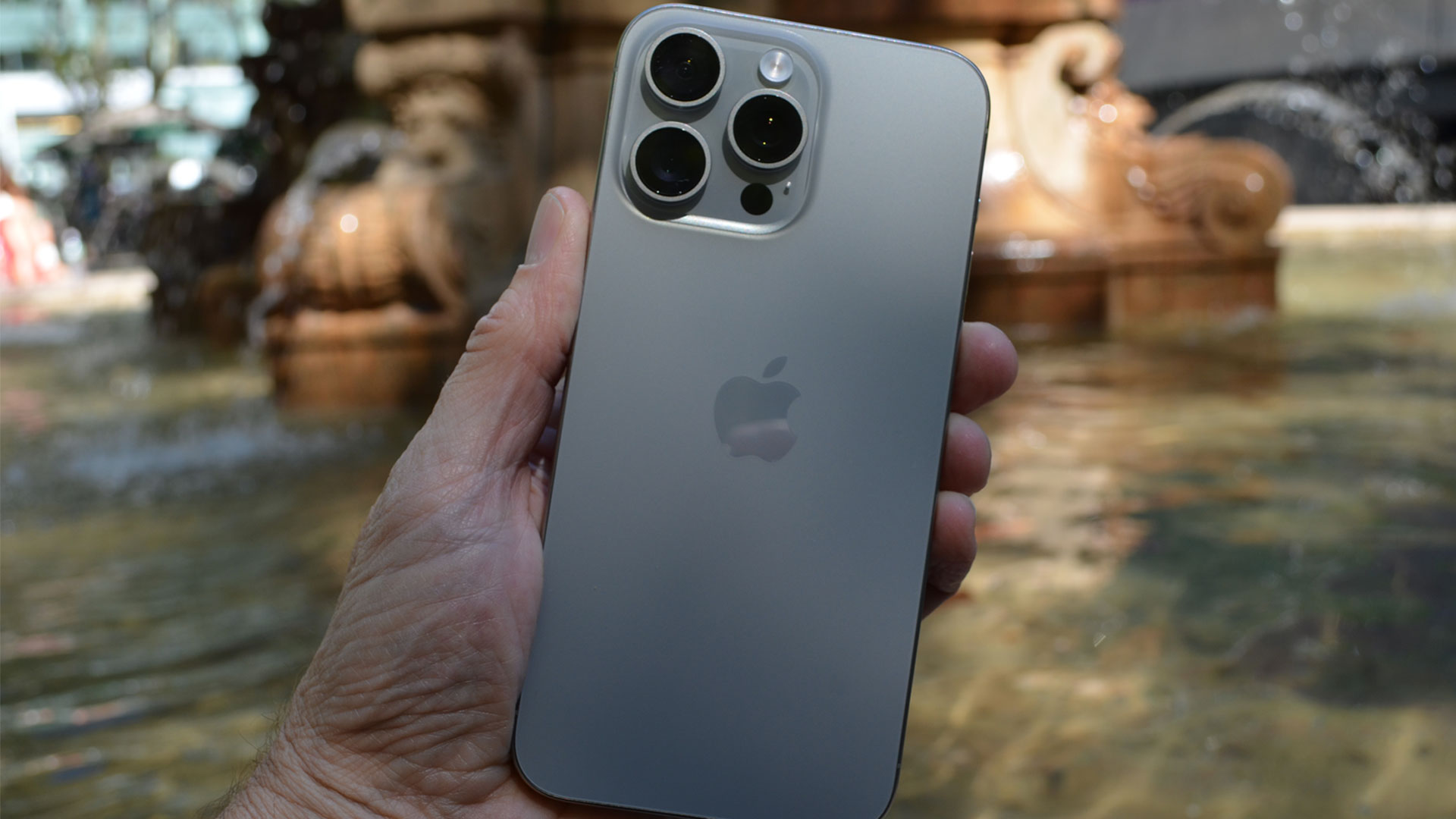 iPhone 16 Pro Max