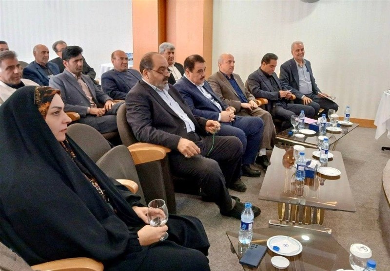 تشکل‌های مردمی کارگری بهترین گزینه برای رفع چالش‌های کارگران و بازنشستگان