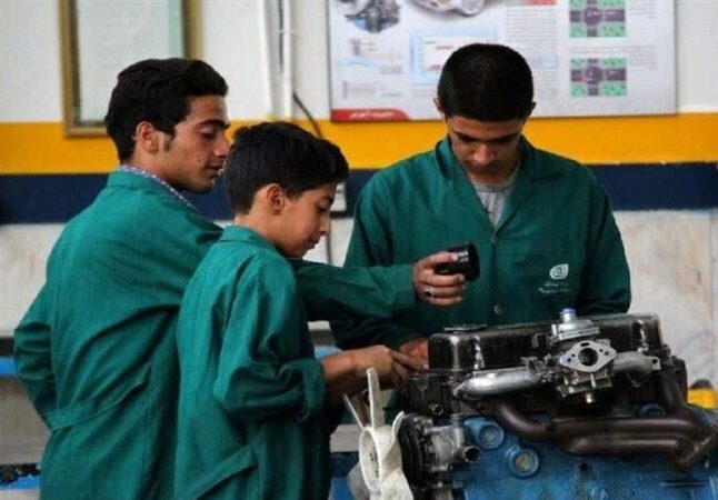 آیا مهارت تنها نسخهٔ ضدبیکاری است؛ دوگانهٔ دستمزد و اشتغال در ادبیات وزارت کار