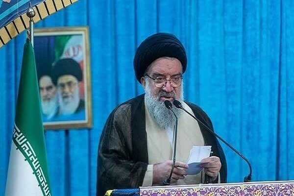 آیت‌الله خاتمی: بی‌حجابی شکستن زیست عفیفانه و اهانت به دین و قانون است