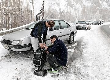 در این جاده‌ها با احتیاط رانندگی کنید| برف و باران کدام مسیرها را مسدود کرده است؟
