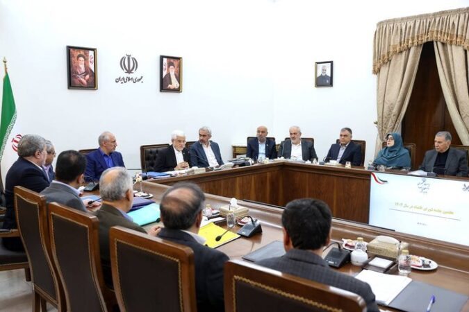 عارف:  ۷۸۵۰ مگاوات ظرفیت برق تجدیدپذیر در حال ایجاد است