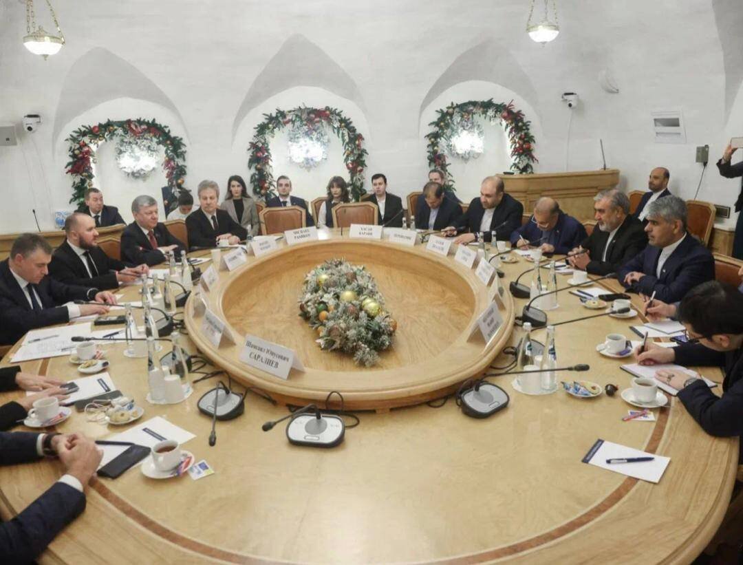 امنیت ایران و روسیه در همه تنیده است/ اهمیت توسعه مناسبات با توجه به اقدامات خصمانه غربی‌ها