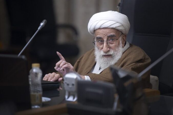 قوی کردن بنیه علمی بهترین راه مقابله با هجمه‌های فرهنگی است