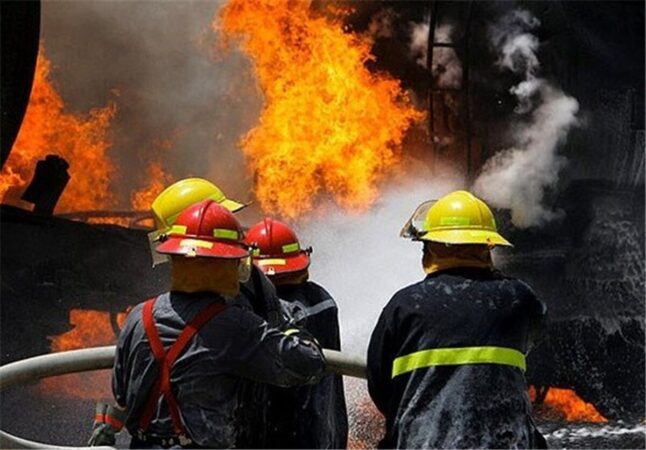 مهار آتش‌سوزی در یکی از واحد‌های پتروشیمی آبادان
