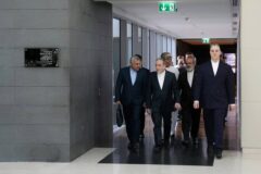 بازی روانی-نظامی آمریکا همزمان با آغاز مذاکرات دیپلماتیک