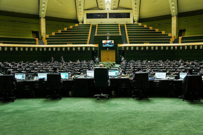 حضور خادمان مسجد مقدس جمکران در صحن مجلس