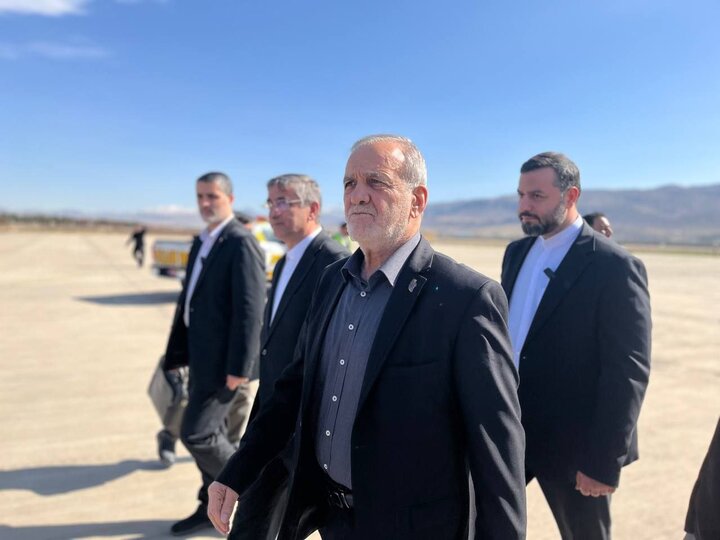 رئیس‌جمهور وارد خرم‌آباد شد