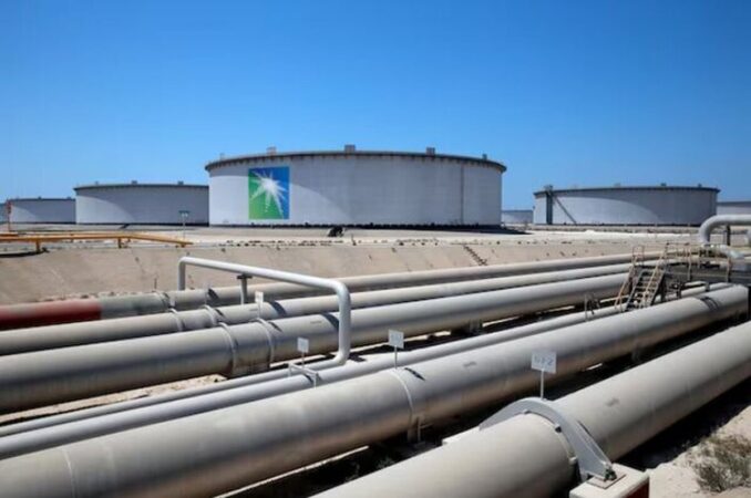 تصمیم شوکه‌کننده عربستان در بازار نفت / فروش فوری میلیون‌ها بشکه نفت همزمان با بحران تنگه هرمز