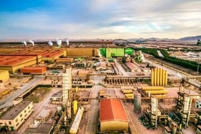 صنایع بزرگ برای بدنه اقتصادی کشور ضعف و شکنندگی ایجاد می‌کند