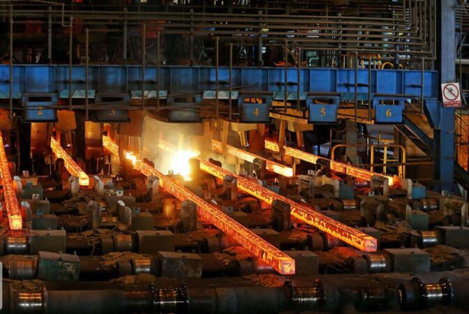 طرح‌های جدید وزارت اقتصاد برای بازسازی و تامین مالی پساجنگ / روند بازسازی صنایع آغاز شد