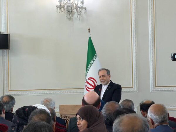 عراقچی: دوران جنگ هیچ‌کس از وزارت خارجه پناهنده نشد و استعفا نداد