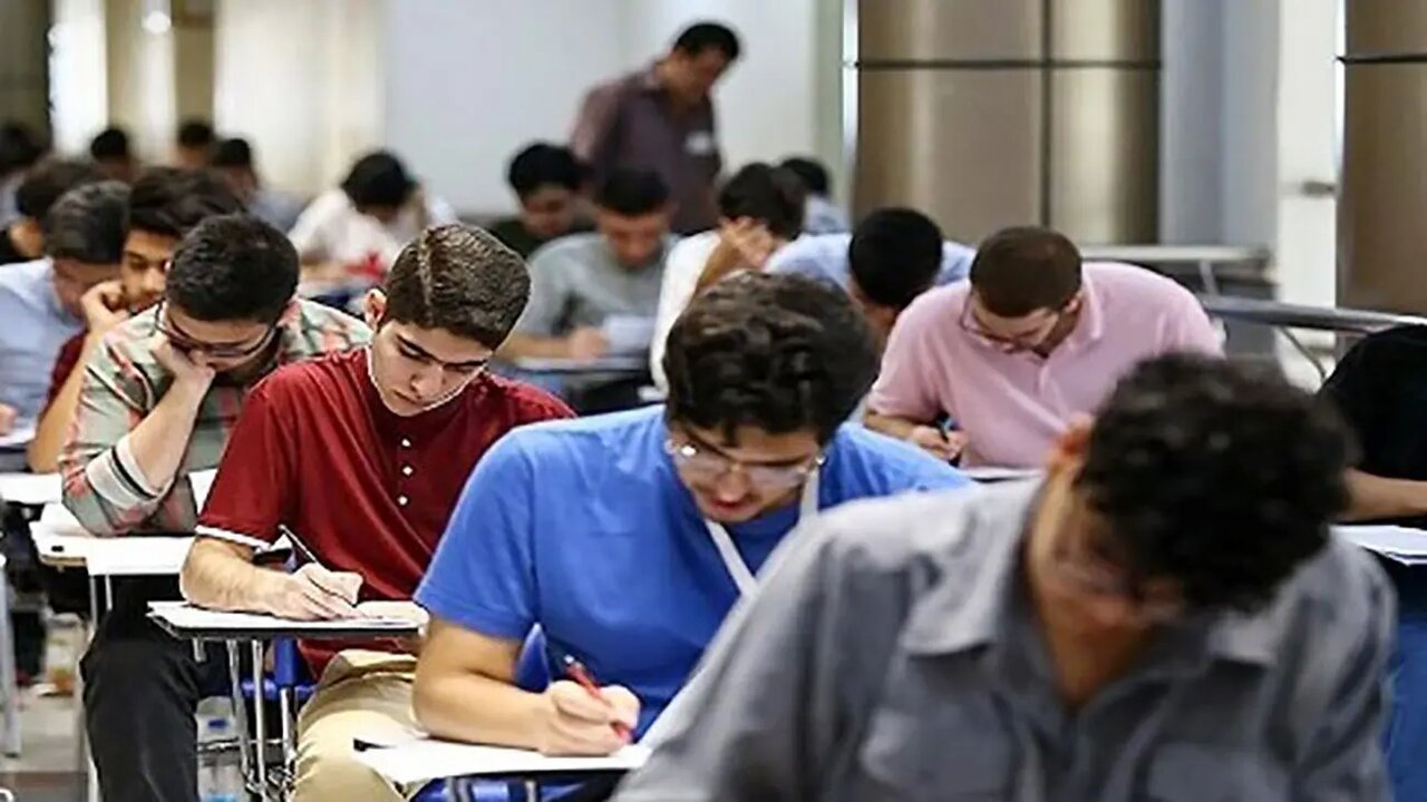 عقب‌نشینی از خبر مجازی شدن امتحانات؛ آب پاکی آموزش و پرورش روی دست دانش‌آموزان
