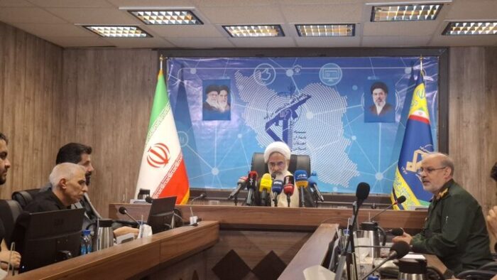 حاجی صادقی: از خونخواهی رهبر شهید و آرمان‌ها کوتاه نمی‌آییم