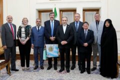 دیدار جمعی از سفرای کشورهای آمریکای لاتین مقیم تهران با عراقچی