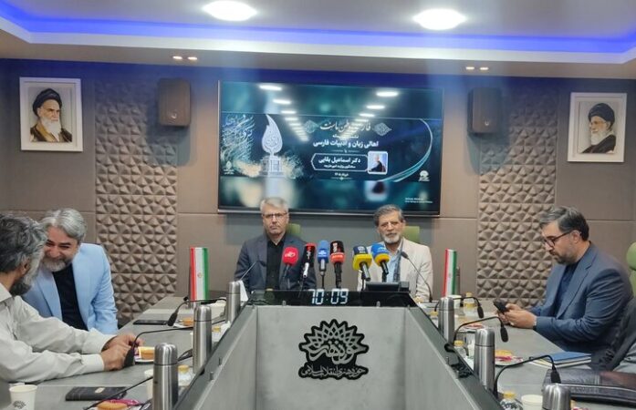 نشان «پارسی جان» به بقایی رسید