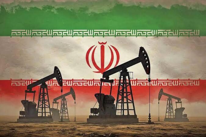 نفت ایران بدون مشتری ماند / چین و هند میدان را خالی کردند