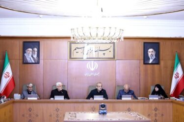 برنامه دولت مهار تورم، رونق تولید، وفاق ملی و دیپلماسی عزتمندانه است