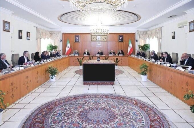 پزشکیان: صرفه‌جویی در مصرف بنزین را باید از دولت شروع کنیم