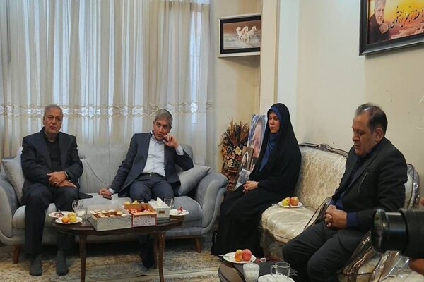 دیدار تعدادی از نمایندگان مجلس با خانواده شهیدان عسگری دیدار تعدادی از نمایندگان مجلس با خانواده شهیدان عسگری